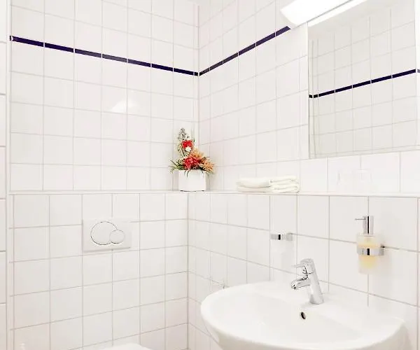 Otel Gaestehaus Pauline 2*